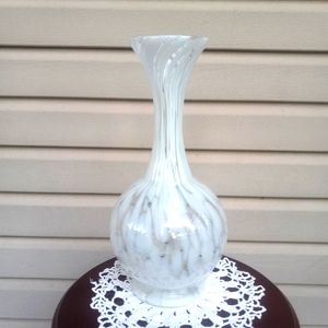White swirled art glass / spatter glass vase